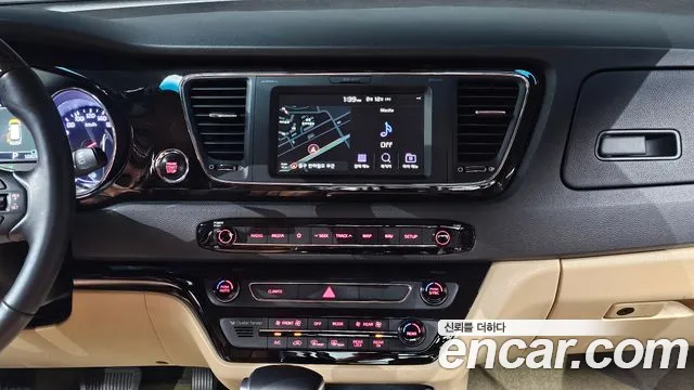 Kia Carnival 2020 thumb 2
