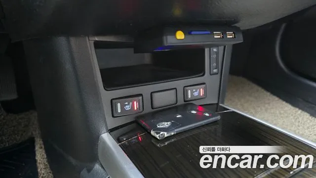 Renault Latitude 2009 thumb 10