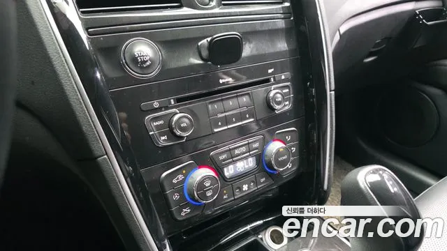 Renault Latitude 2019 thumb 2