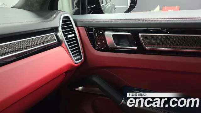 Porsche Cayenne 2020 thumb 3