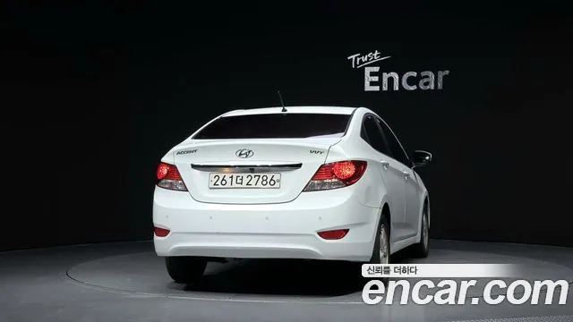 Hyundai Accent 2010 thumb 6
