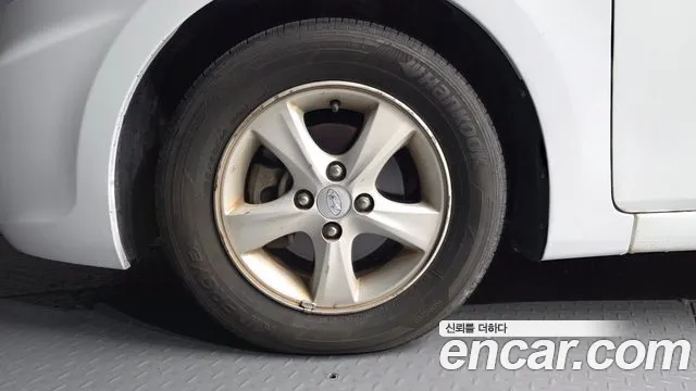 Hyundai Accent 2010 thumb 7