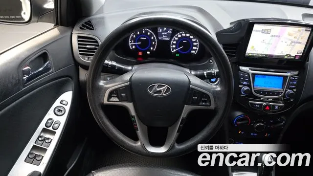 Hyundai Accent 2010 thumb 5