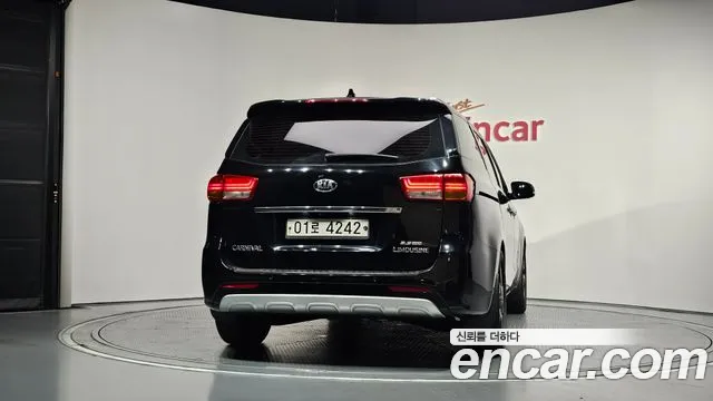Kia Carnival 2016 thumb 5