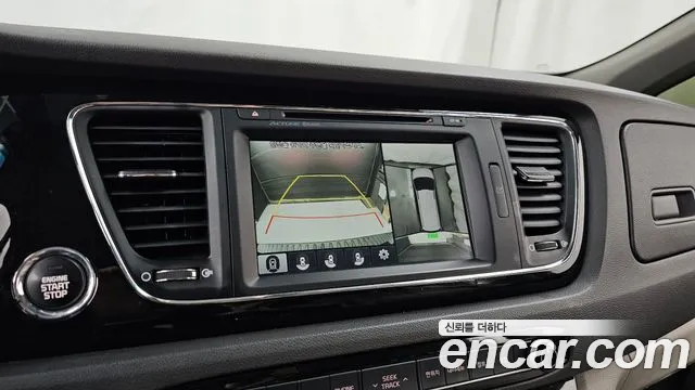 Kia Carnival 2016 thumb 4