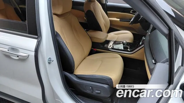 Kia Carnival 2023 thumb 9