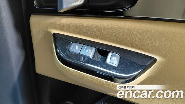 Kia Carnival 2023 thumb 4