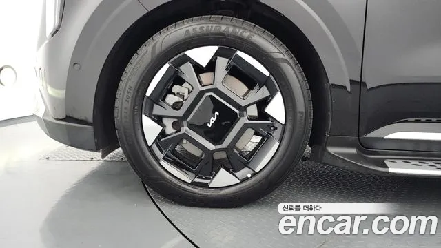 Kia Carnival 2024 thumb 3