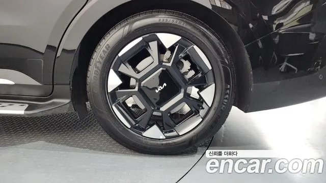 Kia Carnival 2024 thumb 9