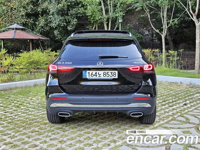 Mercedes-Benz GLA 2020 thumb 10