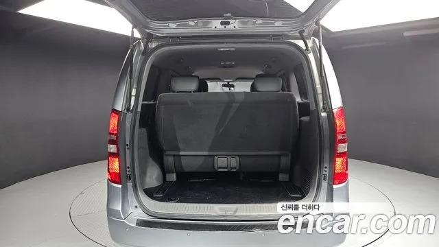 Hyundai Starex 2016 thumb 3