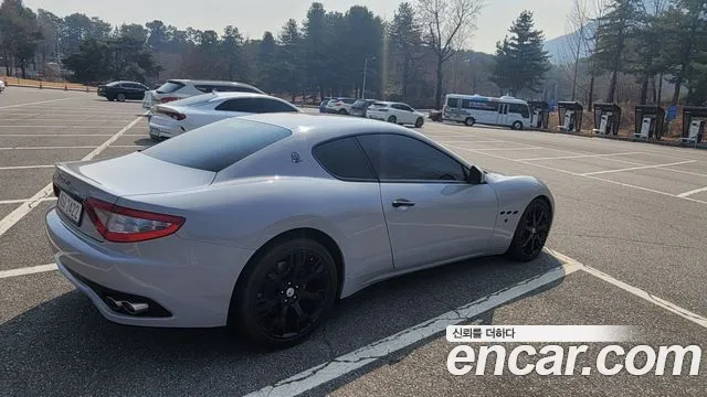 Maserati GranTurismo 2010 thumb 4