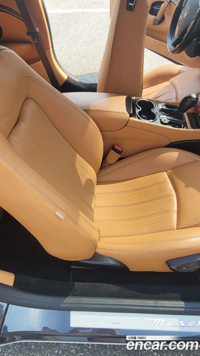 Maserati GranTurismo 2010 thumb 12
