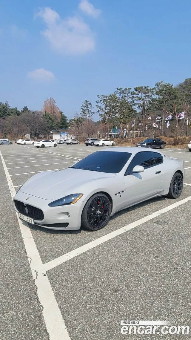 Maserati GranTurismo 2010 thumb 8