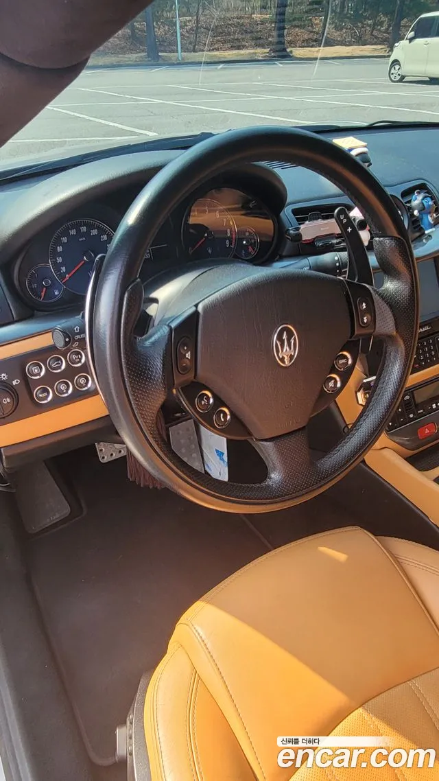 Maserati GranTurismo 2010 thumb 5