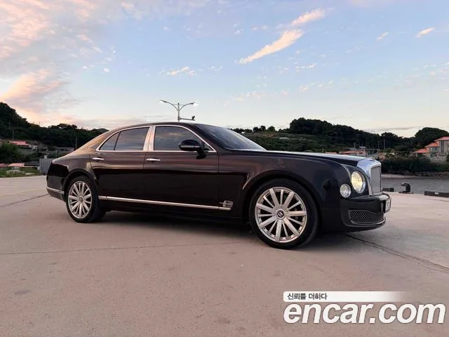 Bentley Mulsanne 2011 thumb 8