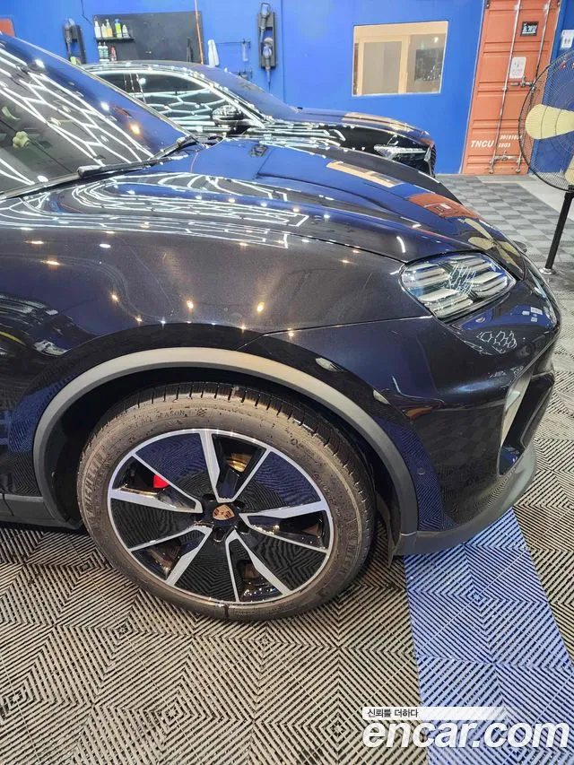 Porsche Macan 2025 thumb 8