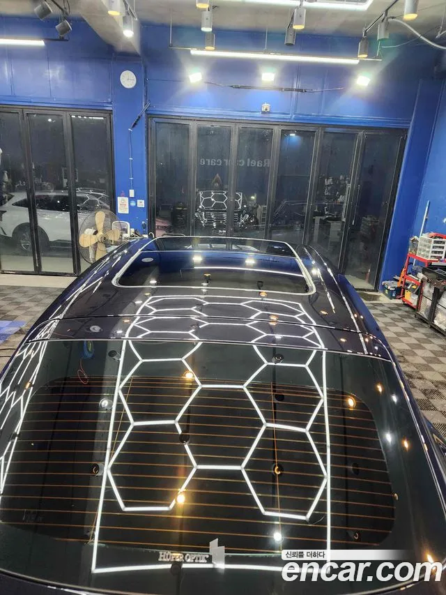 Porsche Macan 2025 thumb 9