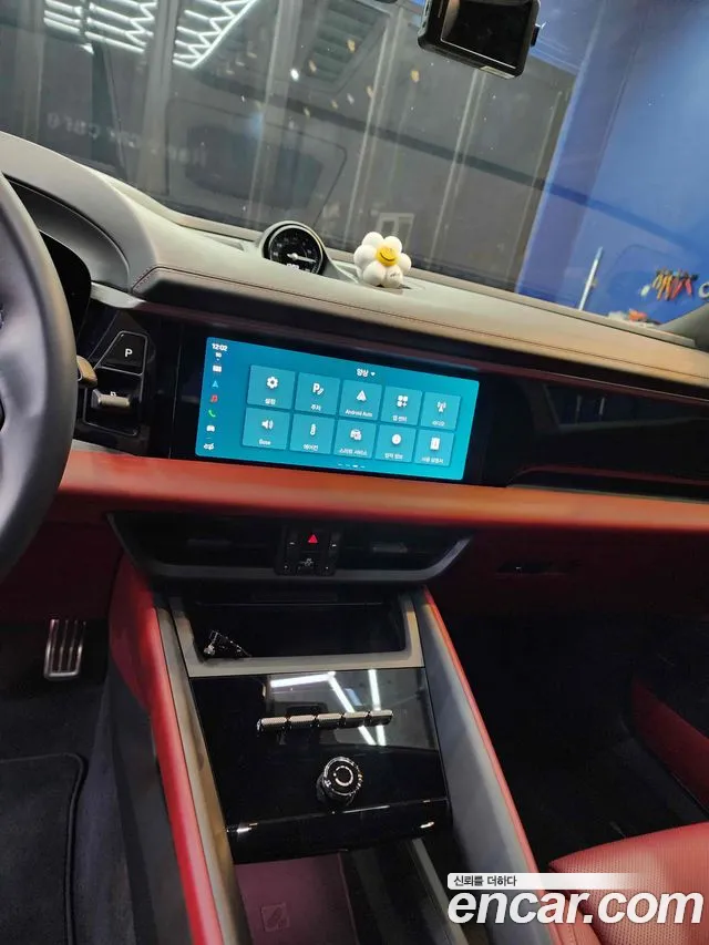 Porsche Macan 2025 thumb 7