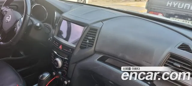 KG_Mobility_Ssangyong TIBOLI 2016 thumb 10