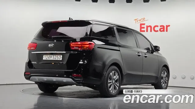 Kia Carnival 2019 thumb 10