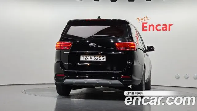 Kia Carnival 2019 thumb 7