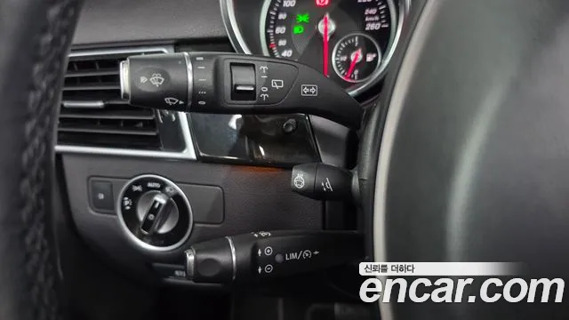 Mercedes-Benz GLE 2016 thumb 9
