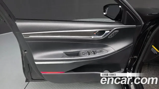 Hyundai Grandeur 2017 thumb 9