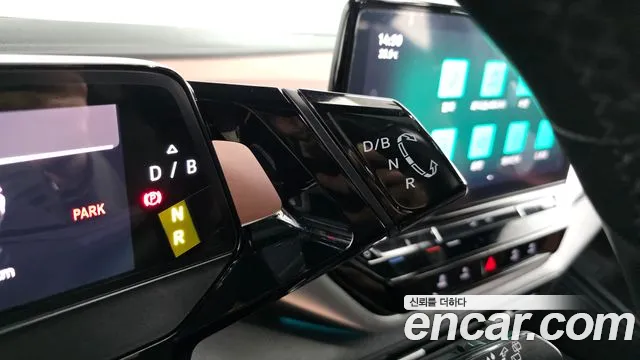 Volkswagen ID.4 2023 thumb 11