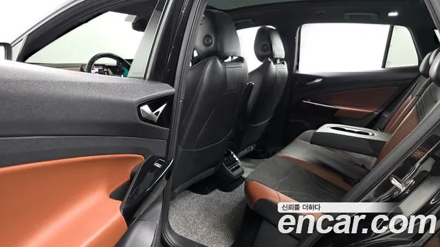 Volkswagen ID.4 2023 thumb 4