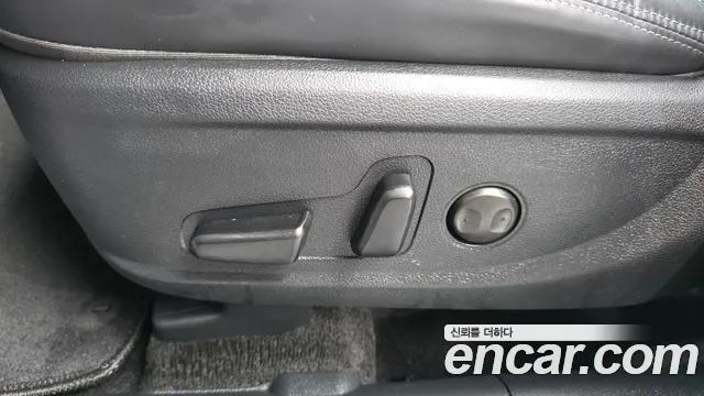 Hyundai Santa Fe 2020 thumb 4