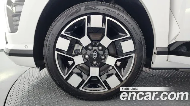 Hyundai Kona 2023 thumb 2