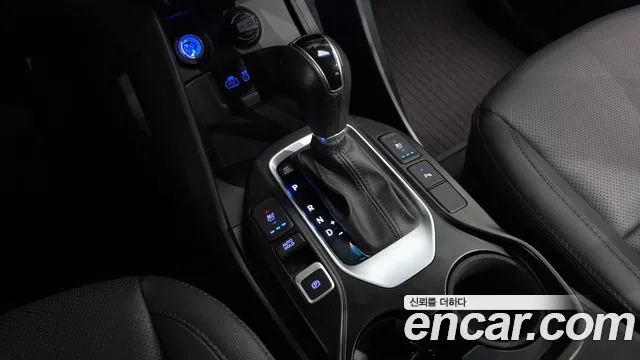 Hyundai Santa Fe 2017 thumb 2