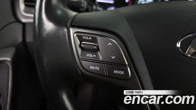 Hyundai Santa Fe 2017 thumb 4