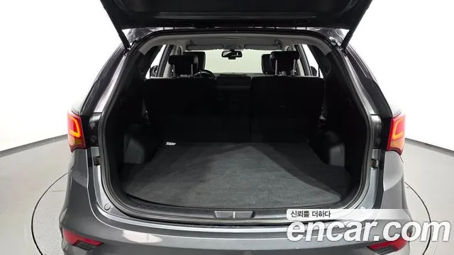 Hyundai Santa Fe 2017 thumb 9