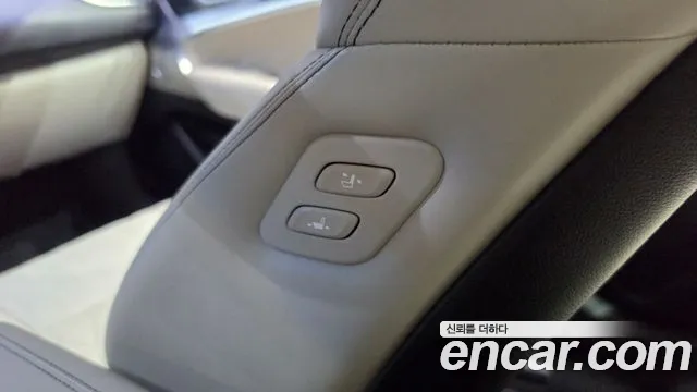Genesis G70 2019 thumb 2