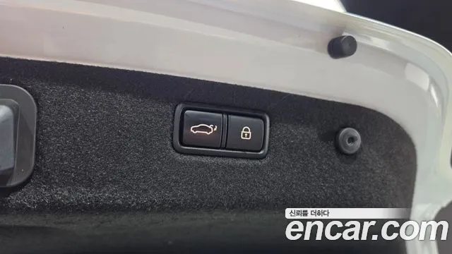 Genesis G70 2019 thumb 11