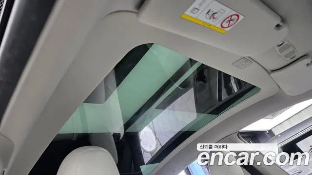 Tesla Model Y 2024 thumb 8