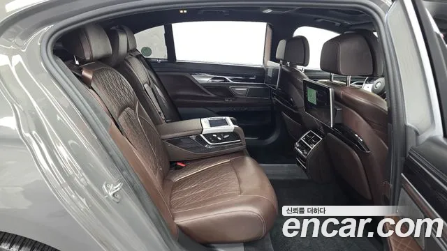 BMW 7 серии 2020 thumb 2