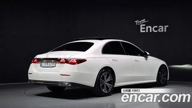 Mercedes-Benz E-Класс 2025 thumb 2