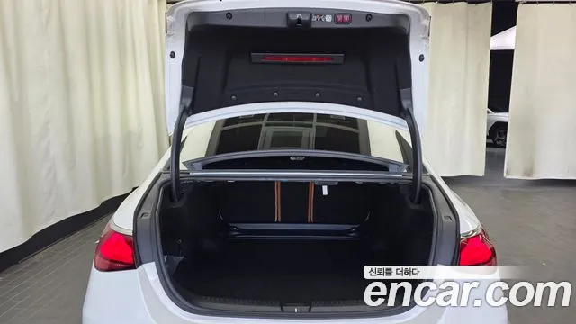 Mercedes-Benz E-Класс 2025 thumb 4