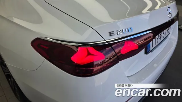 Mercedes-Benz E-Класс 2025 thumb 12