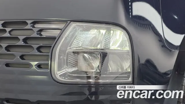 Hyundai Staria 2023 thumb 12