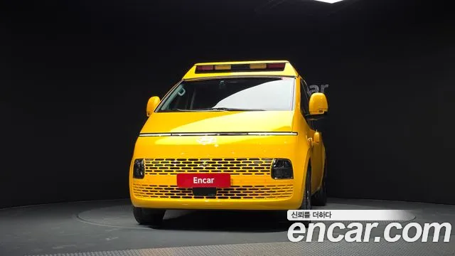 Hyundai Staria 2025 thumb 4