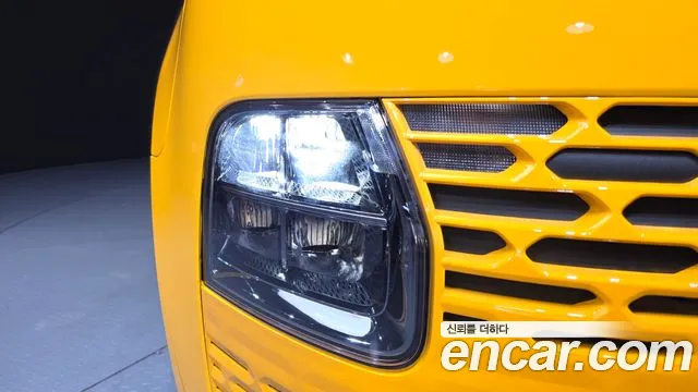 Hyundai Staria 2025 thumb 12