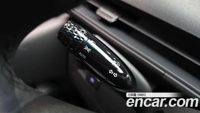 Hyundai Staria 2025 thumb 3