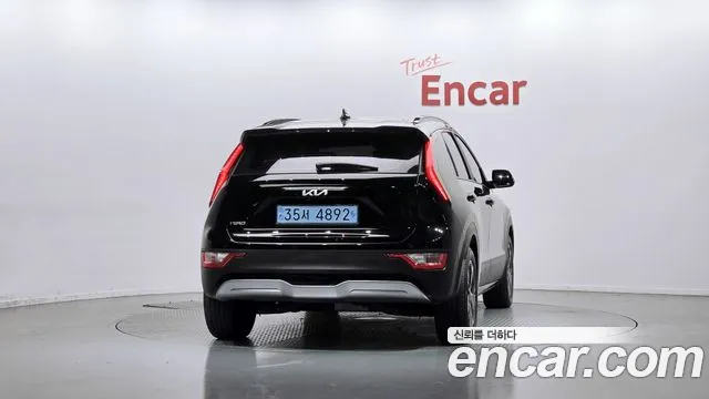 Kia Niro 2023 thumb 4