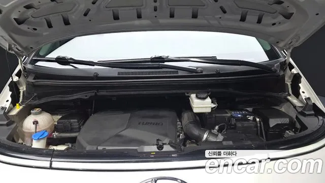 Hyundai Staria 2023 thumb 3