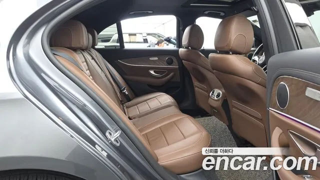 Mercedes-Benz E-Класс 2020 thumb 9