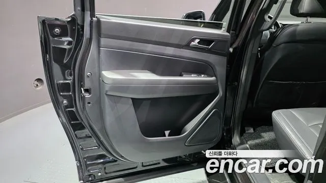 KG_Mobility_Ssangyong Rexton 2020 thumb 3